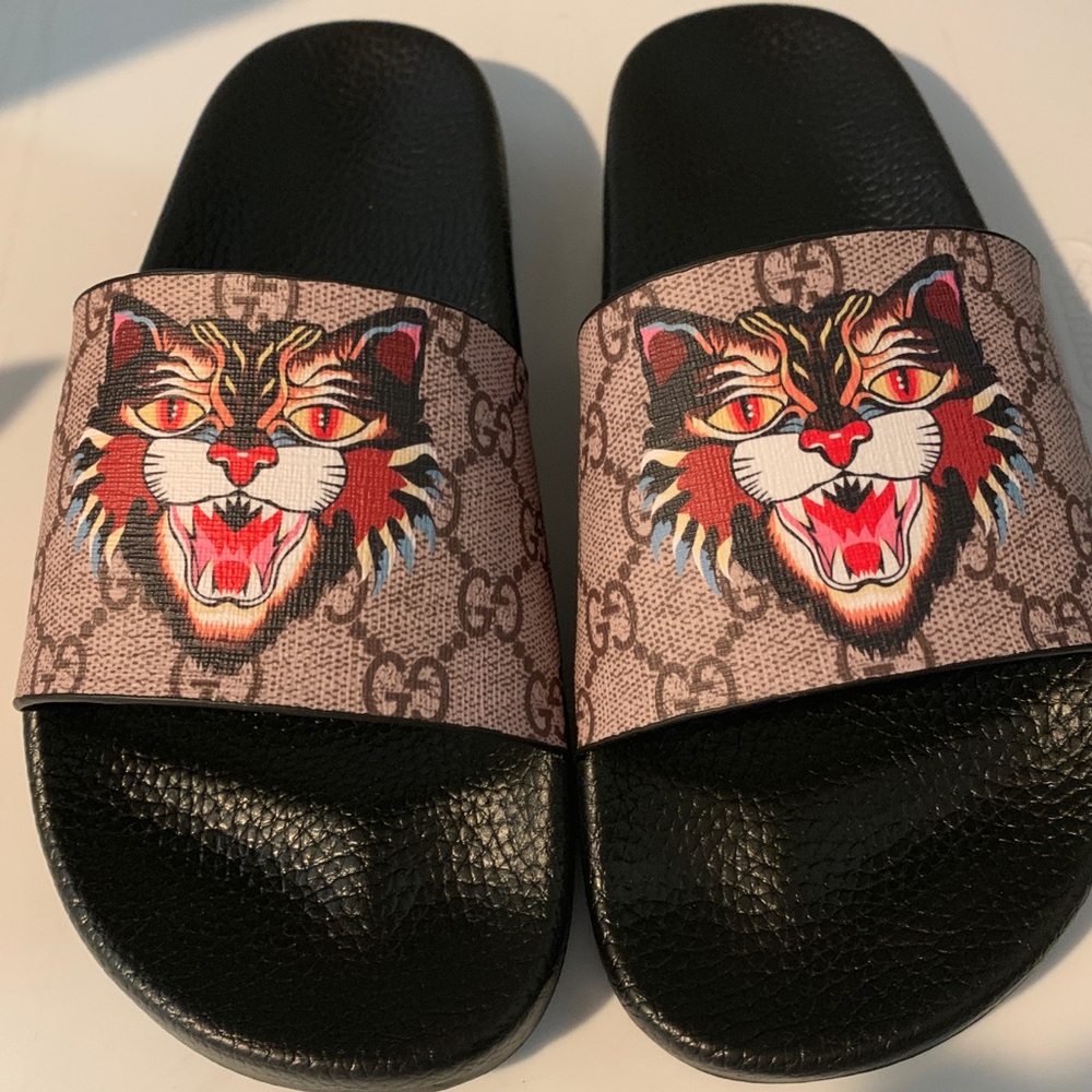 Gucci Pursuit Tiger Print Slides